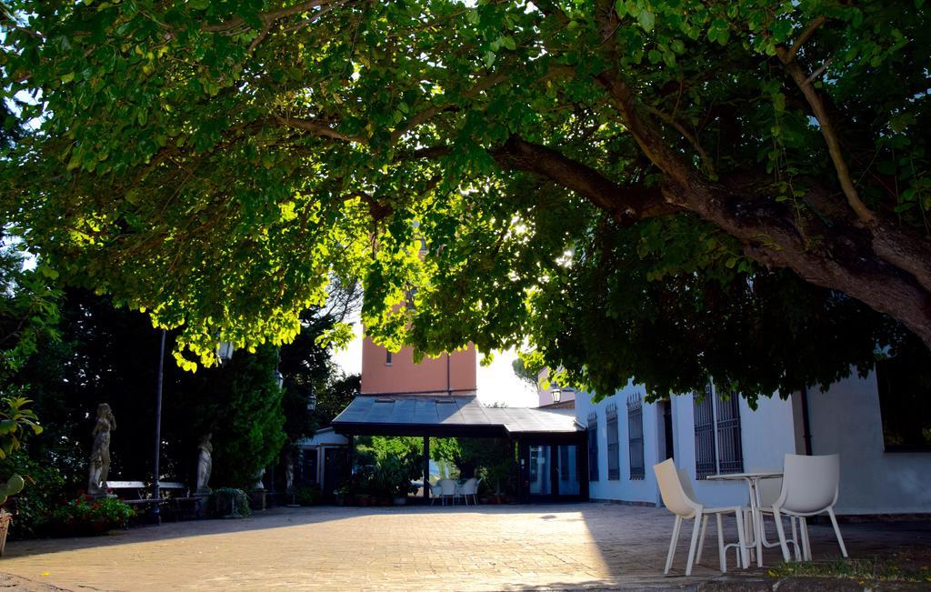 La Torre Hotel Moie Exterior photo